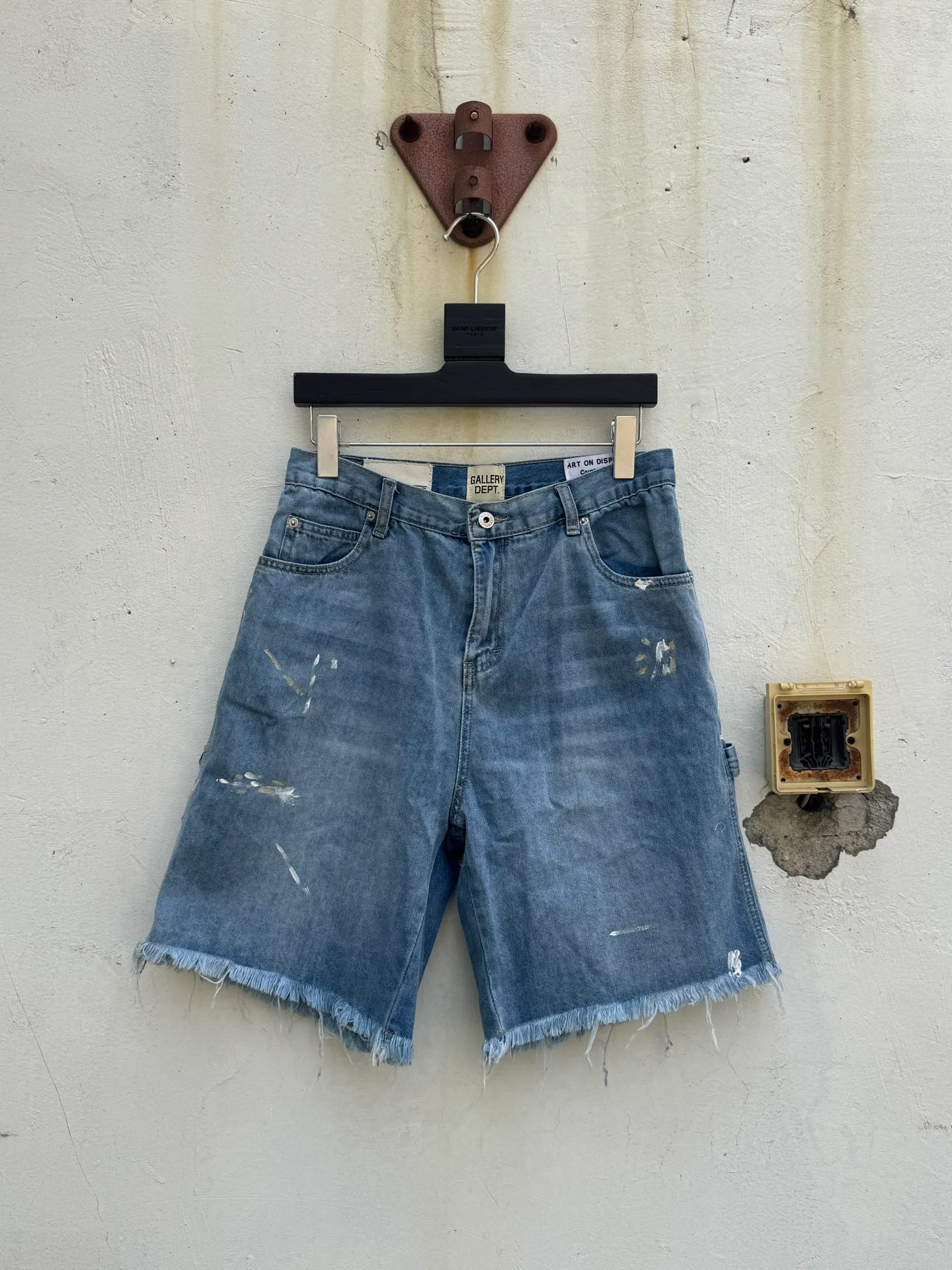 P200💰GD098 GALLERY DEPT splashing ink and paint destroying the edges, retro washed and distressed high street logging workwear denim shorts Workmanship: original accessories Customized original Logo buttons YKK zippers 6 complete labels Original hang tag Color: blue Size: S-XXL (28 30 32 34 36)